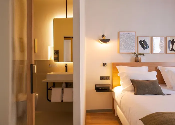 Tinah Paris, Aboukir